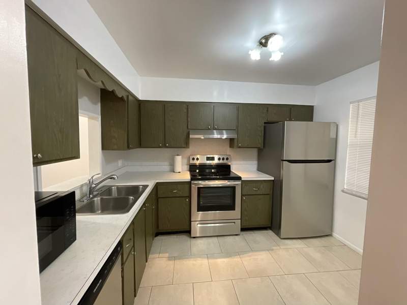 2 bedroom Condominium at 2302 Sunrise Boulevard #202, Inlet House Condominium. Building 3, Fort Pierce — photo 2