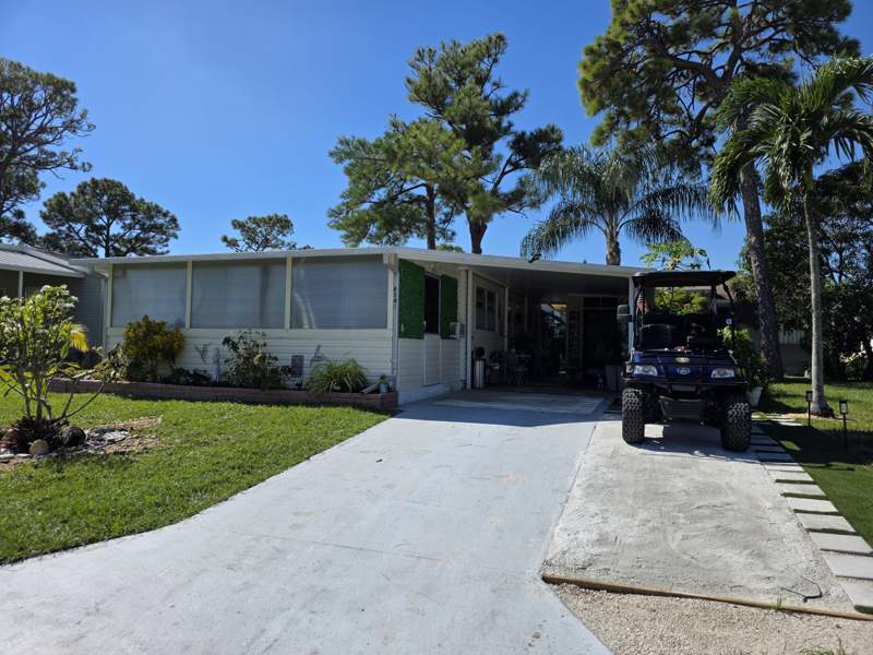 2 bedroom Mobile Home at 6241 Elm Lane, Maralago Cay, Lantana — photo 2