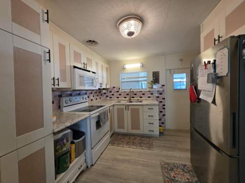 6241 Elm Lane, Lantana FL - photo 9 of 18