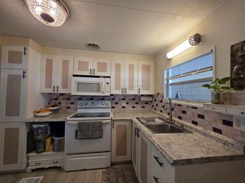6241 Elm Lane, Lantana FL - photo 8 of 18