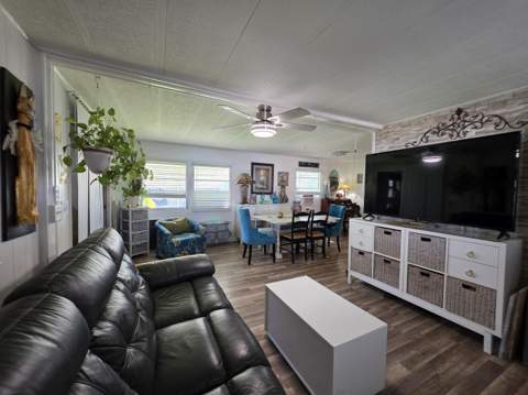 6241 Elm Lane, Lantana FL - photo 11 of 18