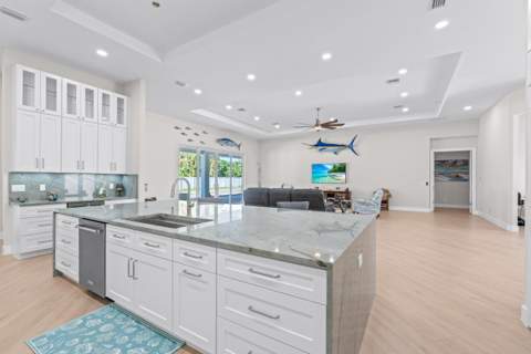 8425 Apache Boulevard, The Acreage FL - photo 18 of 68