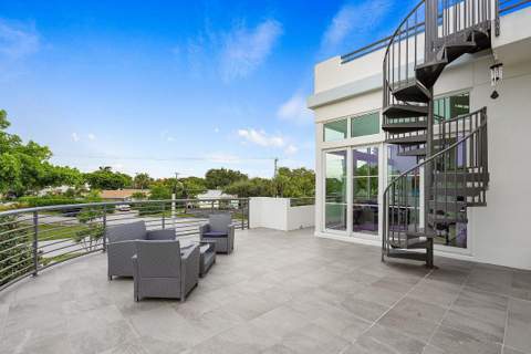 226 Palm Court, Delray Beach FL - photo 8 of 82