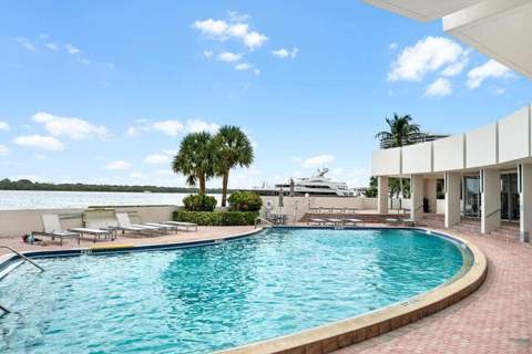 136 Lakeshore Drive #1010, North Palm Beach FL - photo 8 of 10