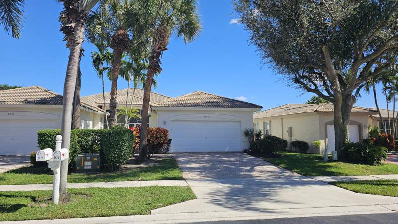2 bedroom Villa at 9628 Crescent View Drive, Palm Isles West, Boynton Beach — photo 2