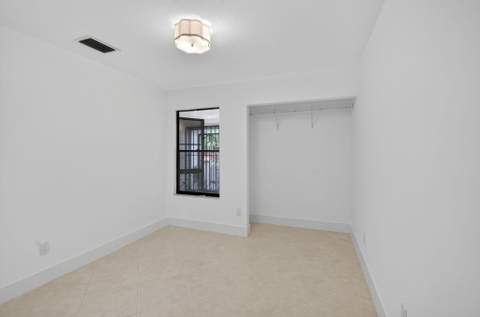 29 Fawlkland Circle, Boynton Beach FL - photo 18 of 25