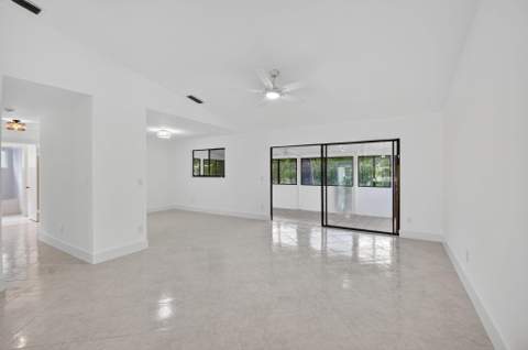 29 Fawlkland Circle, Boynton Beach FL - photo 13 of 25