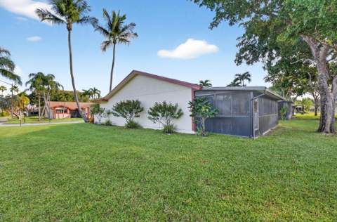29 Fawlkland Circle, Boynton Beach FL - photo 24 of 25