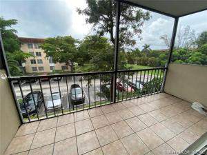 2 bedroom Condominium at 4166 Inverrary Drive #303, Manors Of Inverrary I-10, Lauderhill — photo 2