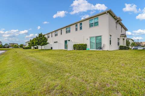 226 SE Woodbark Street, Port St. Lucie FL - photo 6 of 36