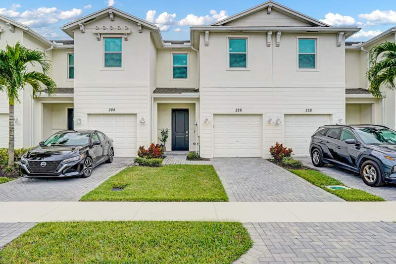 3 bedroom Townhouse at 226 SE Woodbark Street, Veranda Plat No. 9, Port St. Lucie — photo 3
