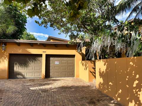 4200 N Surf Road, Hollywood FL - photo 10 of 33