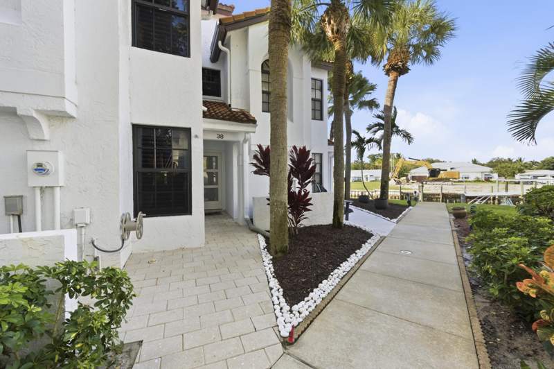 3 bedroom Townhouse at 2359 Treasure Isle Drive #38, Mariners Cove 1, Palm Beach Gardens — photo 2