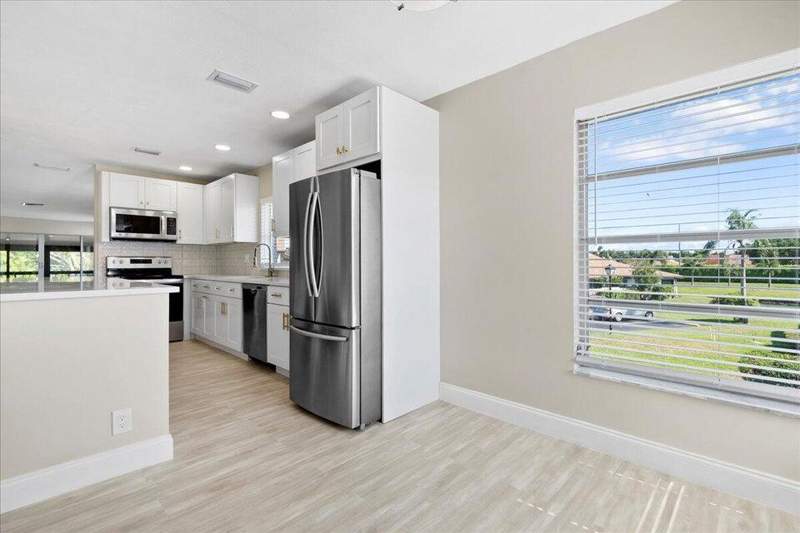 2 bedroom Condominium at 13921 Royal Palm Court #D, Palm Greens At Villa Del Ray Condo II, Delray Beach — photo 2