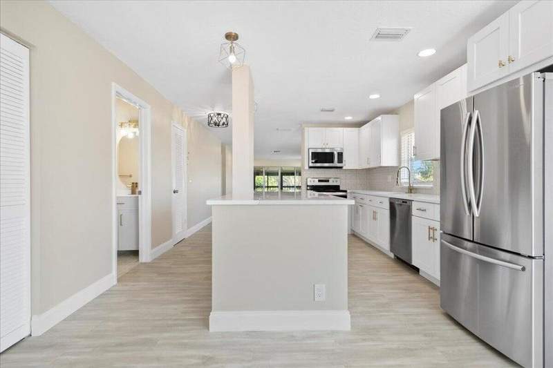 2 bedroom Condominium at 13921 Royal Palm Court #D, Palm Greens At Villa Del Ray Condo II, Delray Beach — photo 3