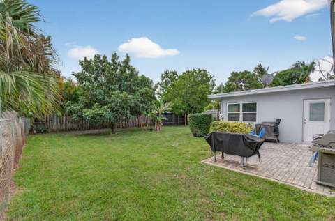 254 NE 22nd Street, Delray Beach FL - photo 23 of 41