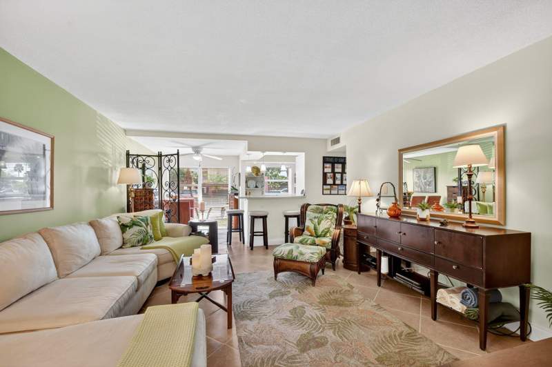 1 bedroom Condominium at 7 Golfs Edge #D, Century Village / Golfs Edge Condos A Thru G, West Palm Beach — photo 2