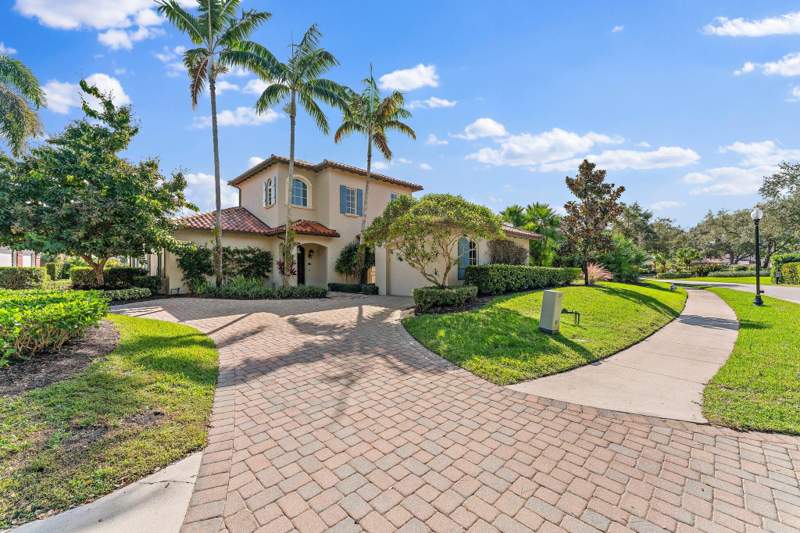 4 bedroom Single Family Residence at 611 White Pelican Way, Trump National Jupiter, Jupiter — photo 3