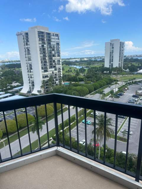 2425 Presidential Way #1203, West Palm Beach FL - photo 11 of 12
