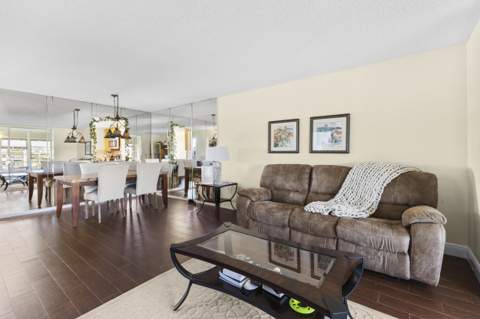 14671 Bonaire Boulevard #404, Delray Beach FL - photo 7 of 37