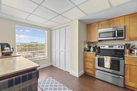 14671 Bonaire Boulevard #404, Delray Beach FL - photo 14 of 37