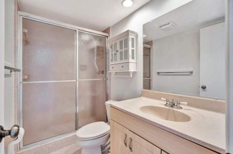 121 Wettaw Lane #211, North Palm Beach FL - photo 21 of 55