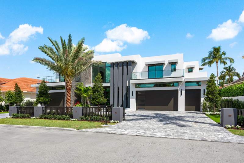 6 bedroom Single Family Residence at 169 W Coconut Palm Road, Royal Palm Yacht & Country Club, Boca Raton — photo 5