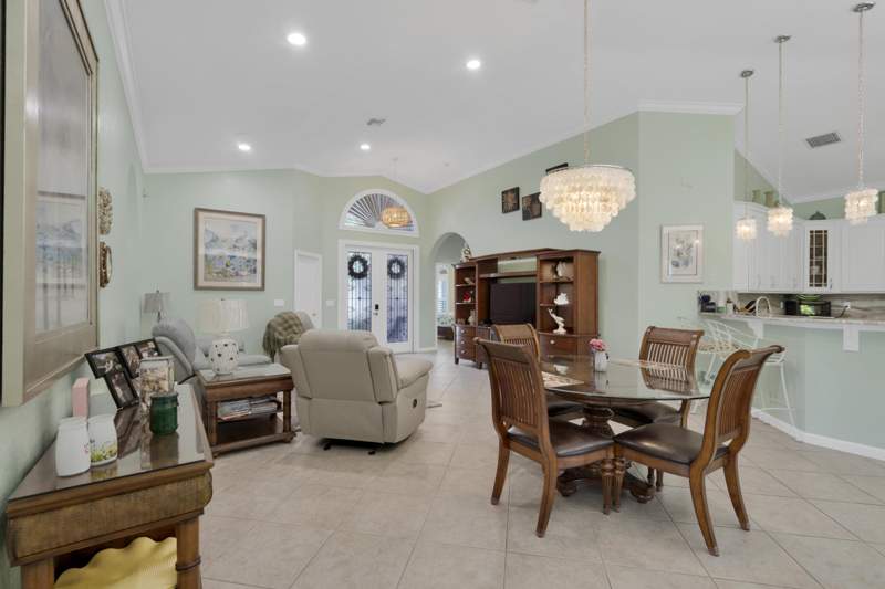 3 bedroom Single Family Residence at 5411 Place Lake Drive, Portofino Shores Phase Two, Fort Pierce — photo 4