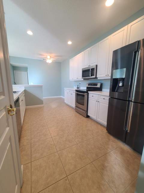 10499 SW West Park Avenue, Port St. Lucie FL - photo 11 of 38