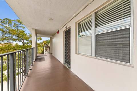 2650 NW 49th Avenue #422, Lauderdale Lakes FL - photo 23 of 24