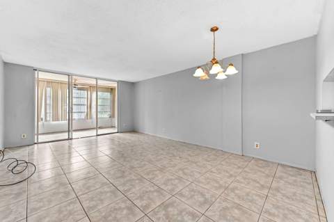 2650 NW 49th Avenue #422, Lauderdale Lakes FL - photo 7 of 24
