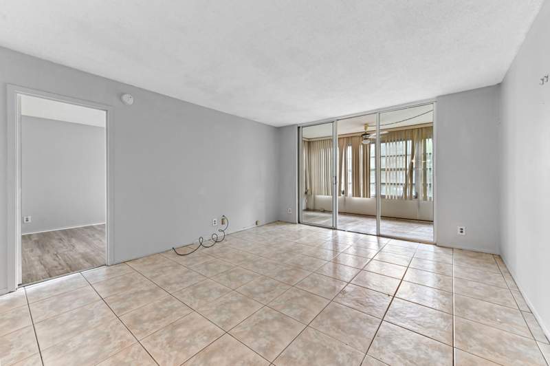 1 bedroom Condominium at 2650 NW 49th Avenue #422, Cypress Chase, Lauderdale Lakes — photo 4
