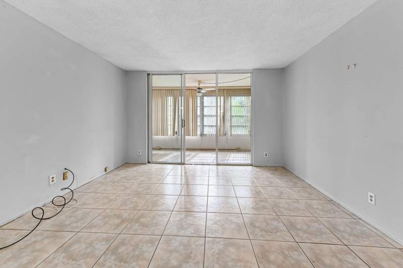 1 bedroom Condominium at 2650 NW 49th Avenue #422, Cypress Chase, Lauderdale Lakes — photo 5