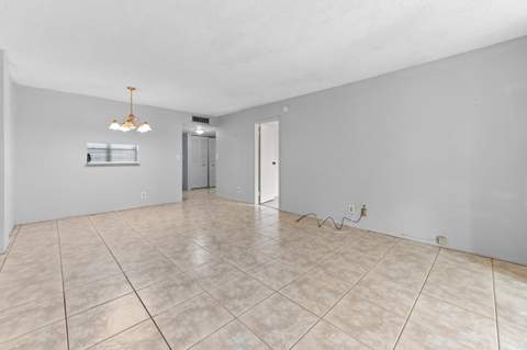 2650 NW 49th Avenue #422, Lauderdale Lakes FL - photo 6 of 24