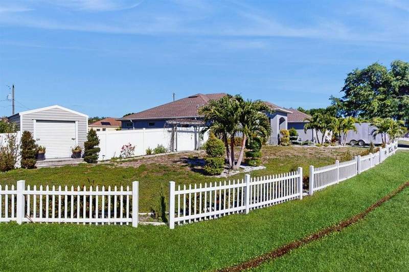 4 bedroom Single Family Residence at 2398 SE Rich Street, Port St Lucie Section 18, Port St. Lucie — photo 3