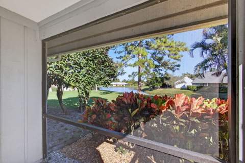 13302 Touchstone Place, Palm Beach Gardens FL - photo 11 of 45