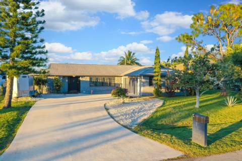 1149 SE Menores Avenue, Port St. Lucie FL - photo 13 of 35