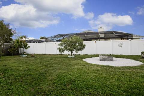 1149 SE Menores Avenue, Port St. Lucie FL - photo 15 of 35