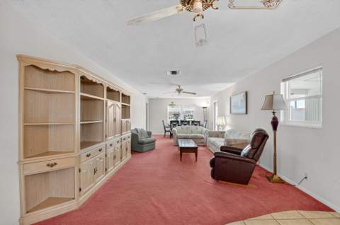 634 Hummingbird Lane, Delray Beach FL - photo 7 of 37