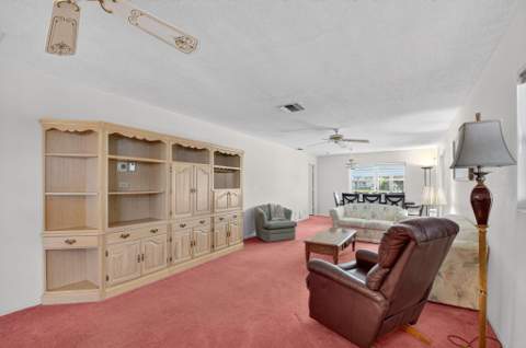 634 Hummingbird Lane, Delray Beach FL - photo 8 of 37