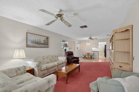 634 Hummingbird Lane, Delray Beach FL - photo 9 of 37
