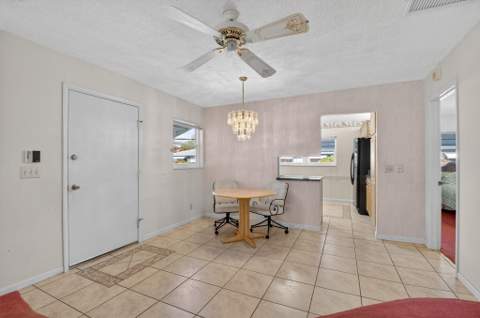 634 Hummingbird Lane, Delray Beach FL - photo 12 of 37