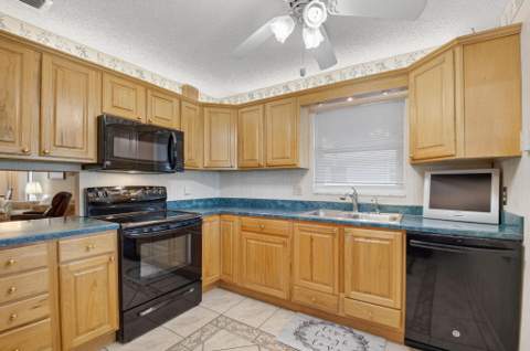 634 Hummingbird Lane, Delray Beach FL - photo 15 of 37