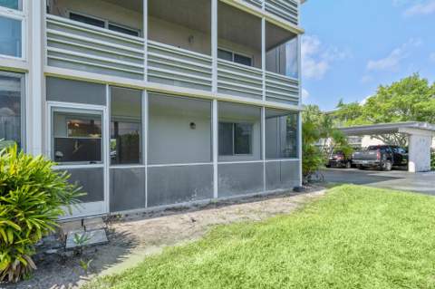 2647 Garden Drive #101, Lake Worth FL - photo 24 of 33