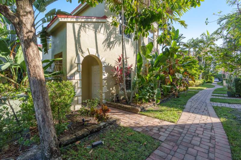 3 bedroom Townhouse at 155 Monterey Bay Drive, Monterey, Boynton Beach — photo 2