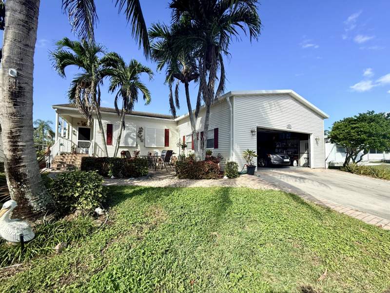 3 bedroom Manufactured Home at 6403 Birch Lane, Maralago Cay, Lantana — photo 2