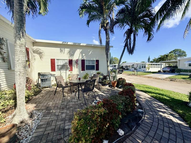 3 bedroom Manufactured Home at 6403 Birch Lane, Maralago Cay, Lantana — photo 4