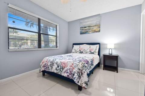 140 Lake Nancy Lane #112, West Palm Beach FL - photo 13 of 32