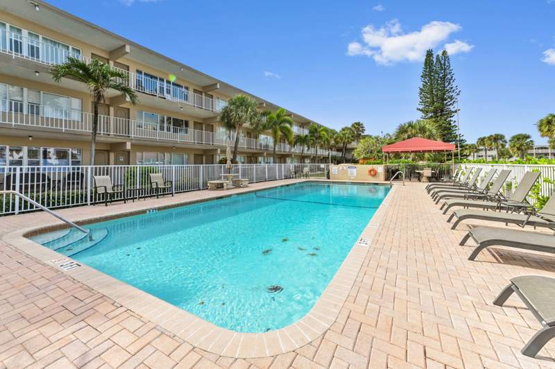 2 bedroom Stock Cooperative at 3200 NE 7th Court #205b, Oceanside South, Pompano Beach — photo 4