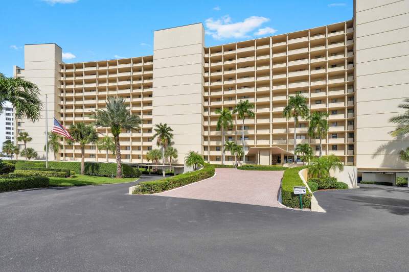 1 bedroom Condominium at 132 Lakeshore Drive #617, Old Port Cove Condo Two, North Palm Beach — photo 3